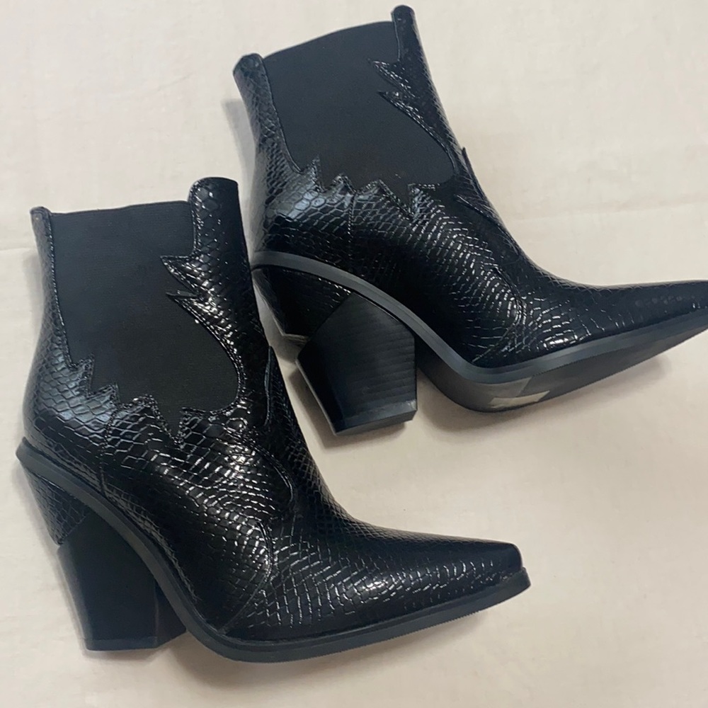 Sexy boots, ready for winter!